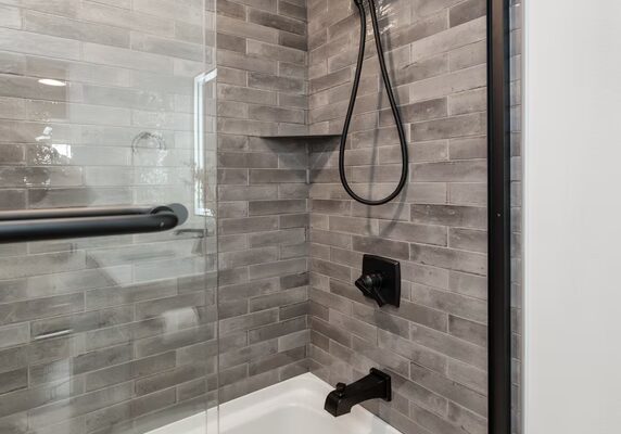 bb7a94_08e04cb9446544e8b6e905d35f02f964~mv2