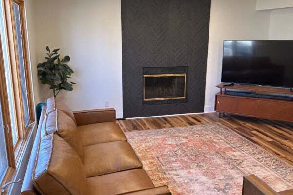 bb7a94_fdce6329ec064612a9dbc900c43e2c81-mv2